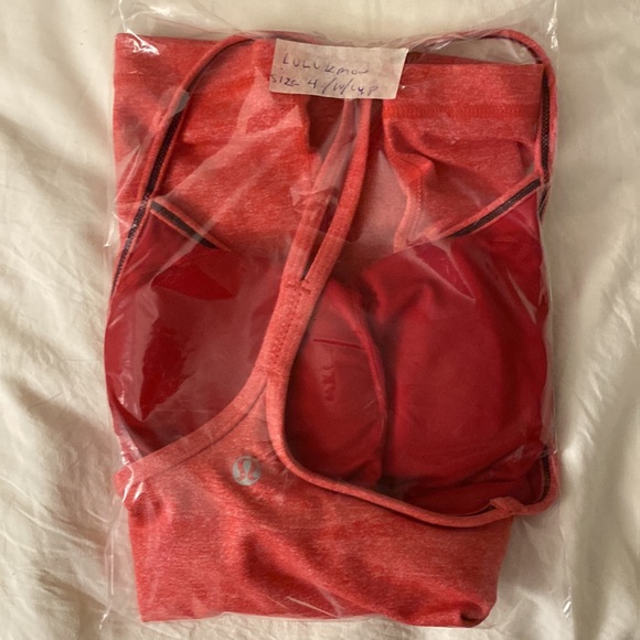 Lululemon tank top size 4 - Picture 2 of 7